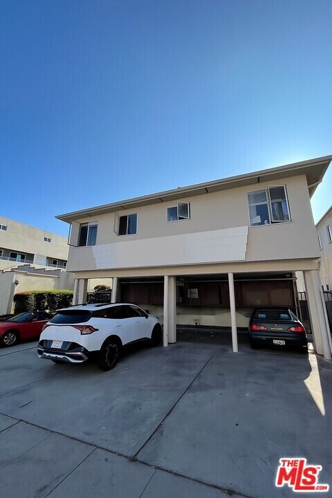 417 N Ardmore Ave in Los Angeles, CA - Building Photo