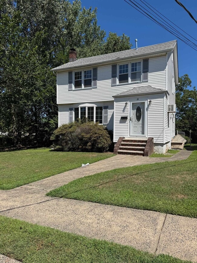 14 Raydol Ave in Secaucus, NJ - Building Photo - Building Photo