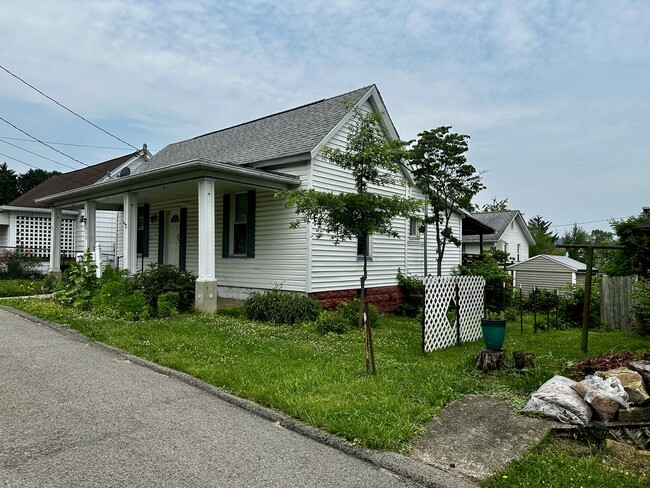 416 Barnes St in Fairmont, WV - Building Photo - Building Photo