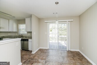 3775 Buffington Pl in Union City, GA - Building Photo - Building Photo