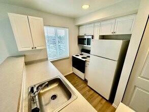 937 N 86th St in Seattle, WA - Foto de edificio - Building Photo