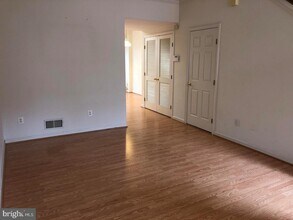 4314 Mallory Hill Ln in Fairfax, VA - Building Photo - Building Photo