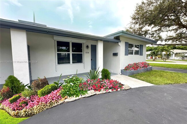 1710 NE 45th St in Oakland Park, FL - Building Photo - Building Photo