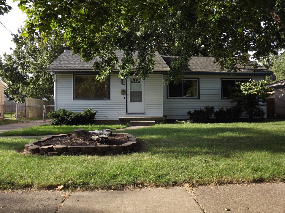 1544 32nd St SW in Wyoming, MI - Building Photo