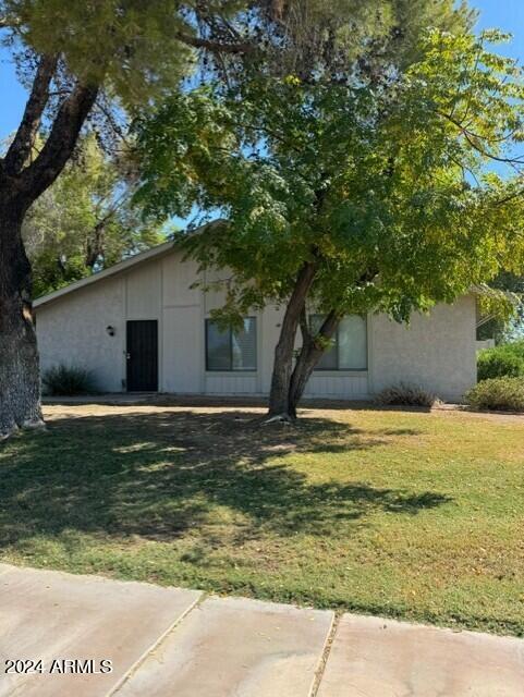 1001 N Granite Reef Rd in Scottsdale, AZ - Foto de edificio