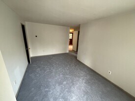 372 Park St in Bristol, CT - Building Photo