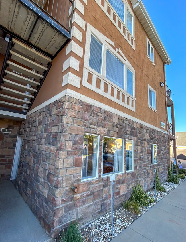 13528 Venicia Way in Draper, UT - Foto de edificio - Building Photo