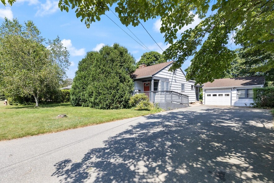 3 Jo Anne St in East Lyme, CT - Foto de edificio