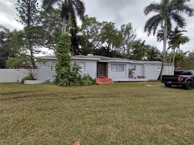 1050 NE 82nd St in Miami, FL - Building Photo