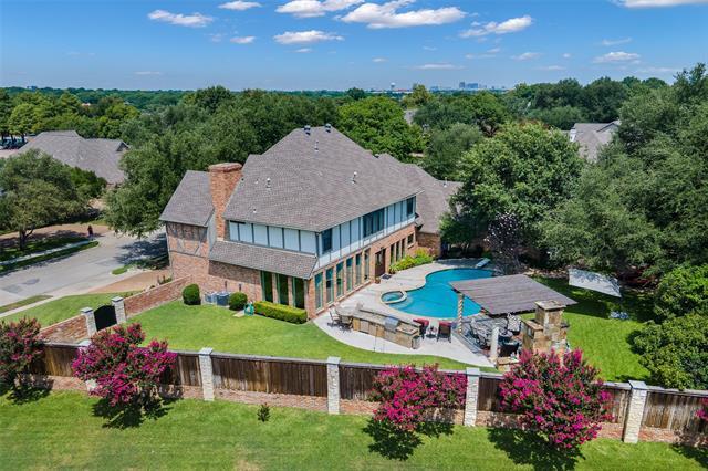 2004 Crown Knoll Ln in Plano, TX - Building Photo