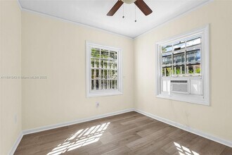 511 NW 44th St in Miami, FL - Building Photo - Building Photo