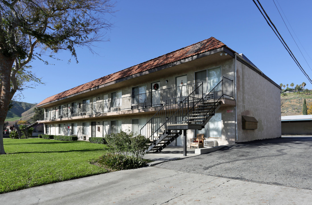 Casa De Vista in San Bernardino, CA - Building Photo