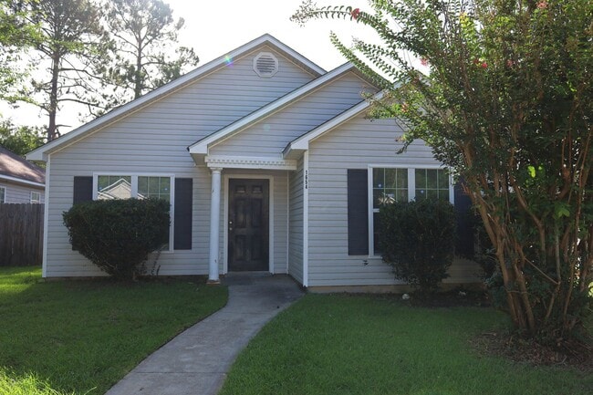 property at 1654 Fresno St
