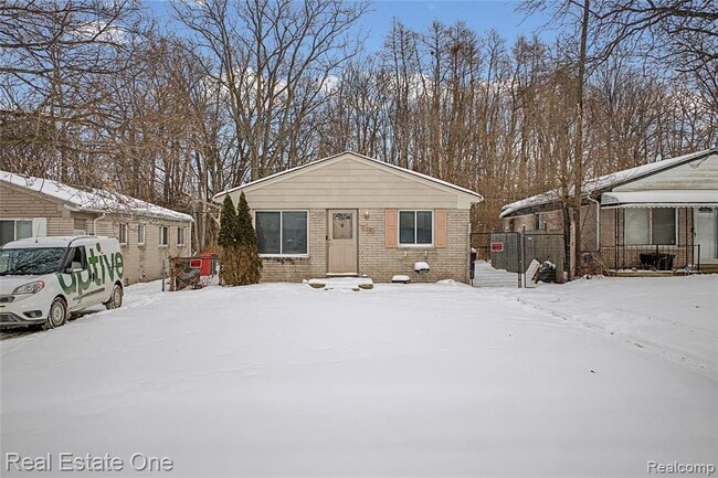 21046 Wakedon St in Southfield, MI - Building Photo - Building Photo