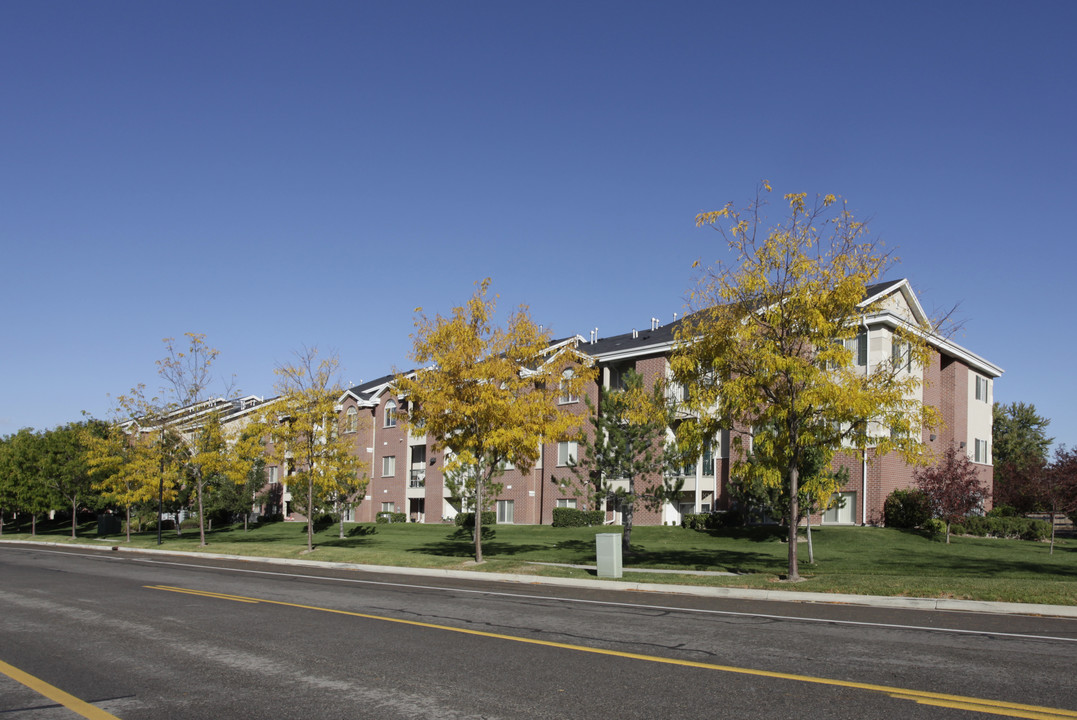 Silver Pines in Sandy, UT - Building Photo