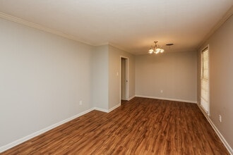 5316 Wayneland Dr in Jackson, MS - Building Photo - Building Photo