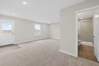 192 Covington Dr in Inwood, WV - Building Photo - Building Photo