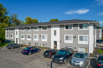 Riverview Place Apartments in Columbus, OH - Foto de edificio - Building Photo