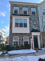 5158 Ridgeview Retreat Dr in Chantilly, VA - Building Photo