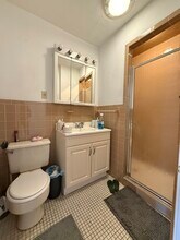 1908 Beacon St, Unit 3 in Brookline, MA - Foto de edificio - Building Photo