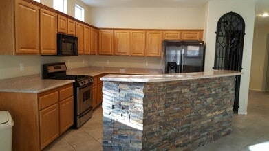 4449 Verdiccio Ave in Las Vegas, NV - Building Photo - Building Photo