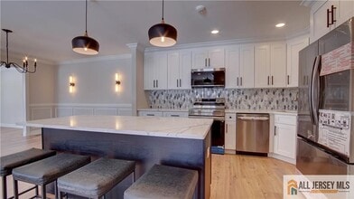 16A Alexander Hamilton Ct in Monroe Township, NJ - Building Photo - Building Photo