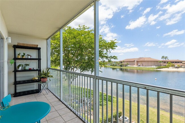 1401 SW 134th Way in Pembroke Pines, FL - Building Photo - Building Photo