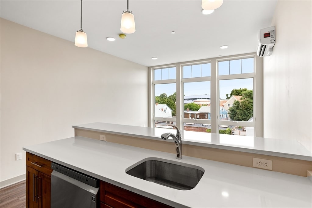 268 Cabot St in Beverly, MA - Building Photo