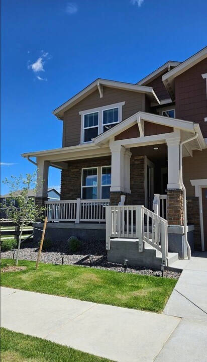 4664 Windmill Dr in Brighton, CO - Building Photo