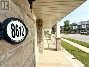 8612 Chickory Trail in Niagara Falls, ON - Building Photo - Building Photo