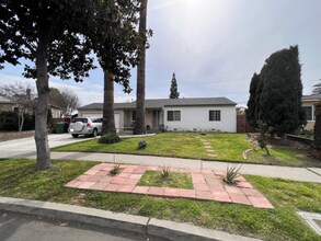8010 Crosnoe Ave in Los Angeles, CA - Building Photo - Building Photo