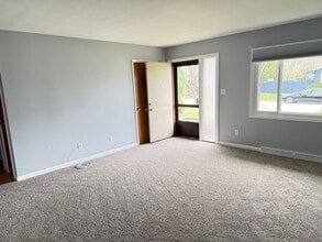 500 Highpoint Rd in Normal, IL - Building Photo - Building Photo