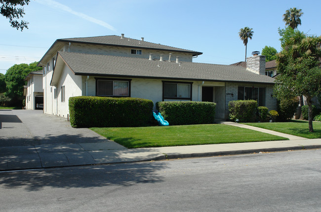 644 Olive Ave in Sunnyvale, CA - Foto de edificio - Building Photo