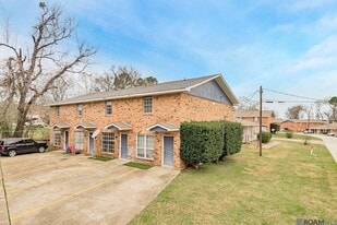 12240 Jackson Rd, Unit 10A in St. Francisville, LA - Building Photo