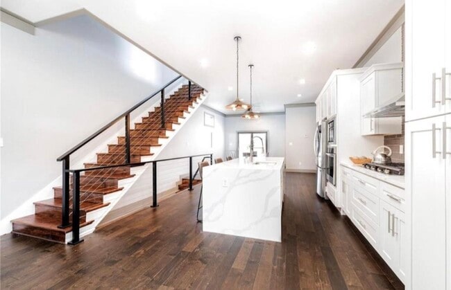 property at 4319 Hunt Ave