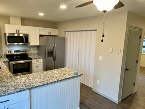 110 Island View Dr in Polson, MT - Building Photo - Building Photo