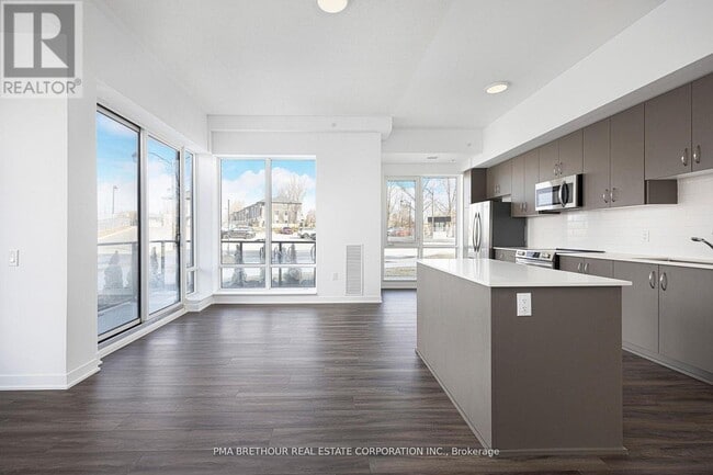 385 Arctic Red Dr in Oshawa, ON - Building Photo - Building Photo