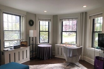 116 Riverway, Unit 2 in Boston, MA - Building Photo - Building Photo