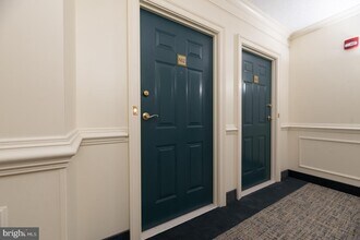 3830 9th St N-Unit -602E in Arlington, VA - Foto de edificio - Building Photo