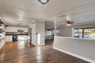 2008 Franklin Ave in Las Vegas, NV - Building Photo - Building Photo