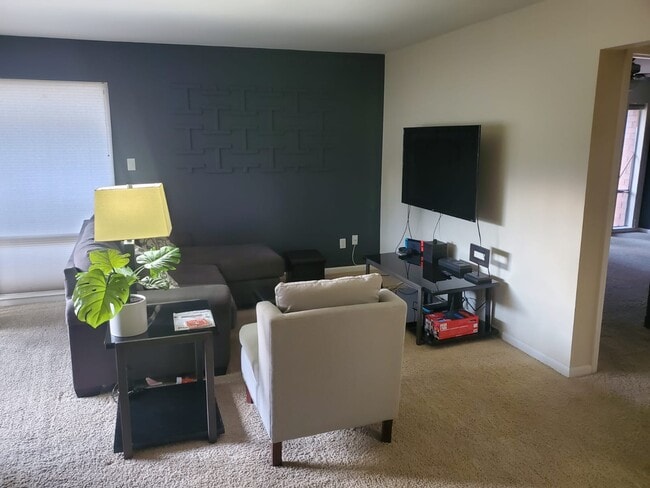 property at 746 Oakmont Ave