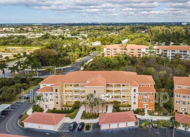 4530 Botanical Pl Cir in Naples, FL - Building Photo - Building Photo