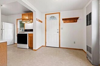 1212 S Oakland Ave in Green Bay, WI - Foto de edificio - Building Photo