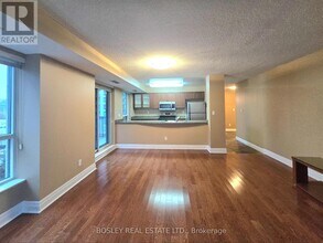 188 Doris Ave in Toronto, ON - Building Photo - Building Photo