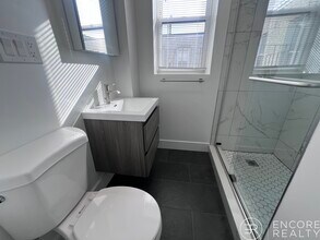 111 Park Dr in Boston, MA - Building Photo - Building Photo