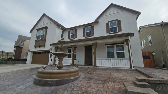 property at 6 Farentino Ct