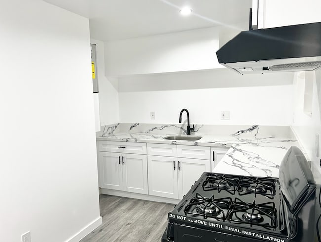 property at 5495 Atlantic Ave