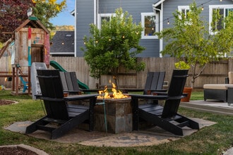 836 Coiner Ct in Los Alamos, CA - Building Photo - Building Photo