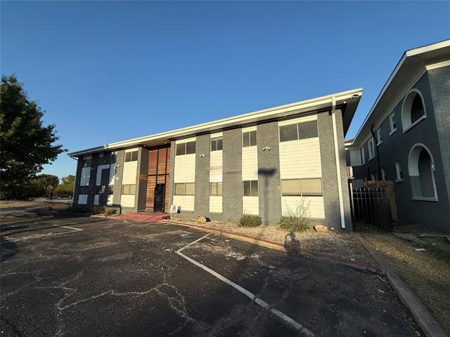 property at 2701 Hemphill St