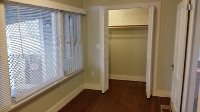 1326 F St in Sacramento, CA - Foto de edificio - Building Photo